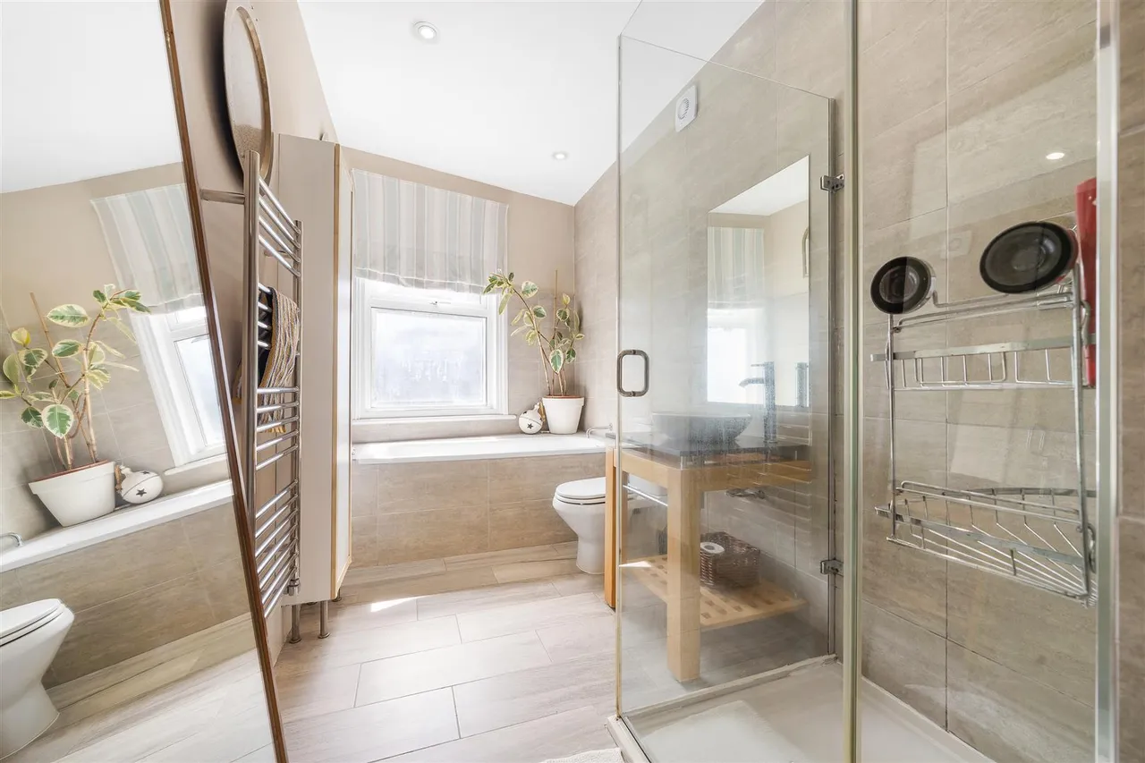 St. Julians Farm Road, West Norwood, photo 6