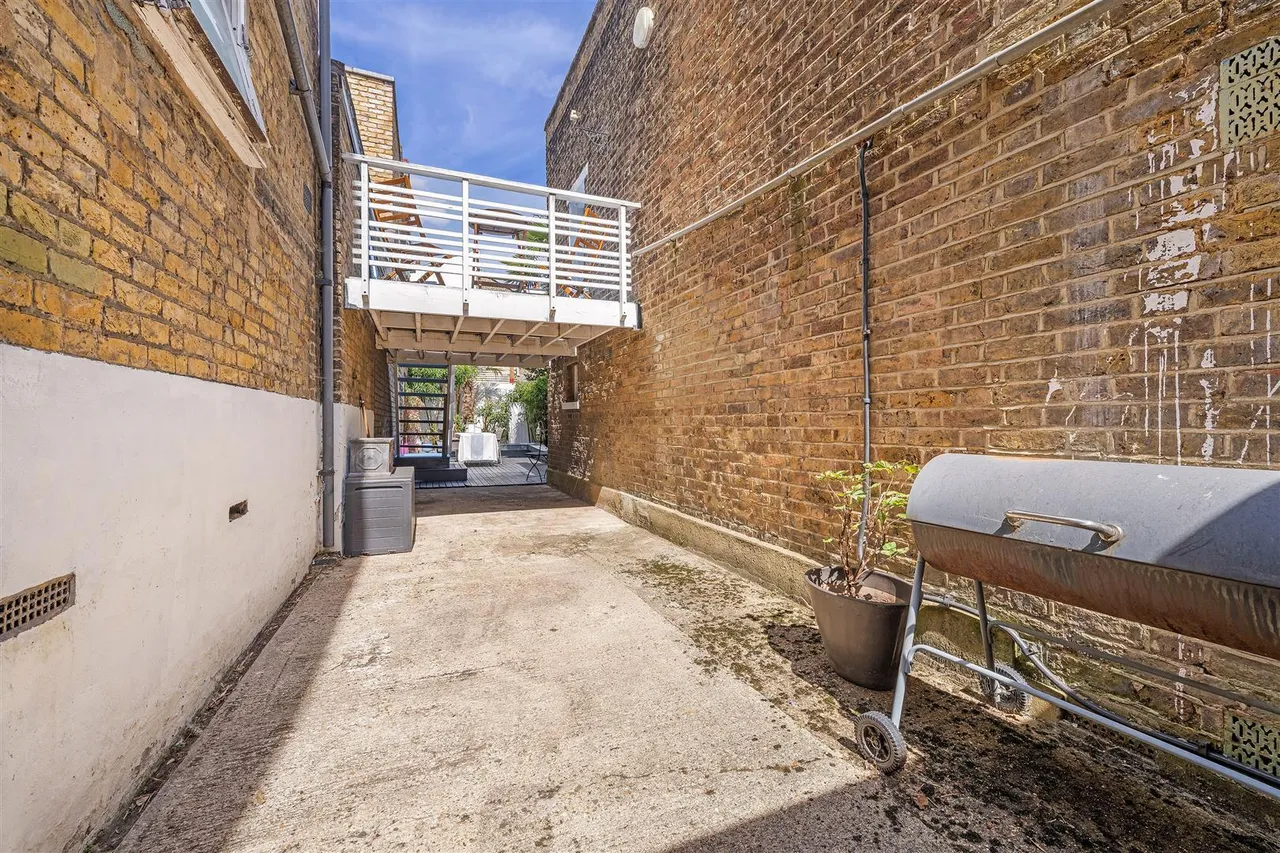 St. Julians Farm Road, West Norwood, photo 15