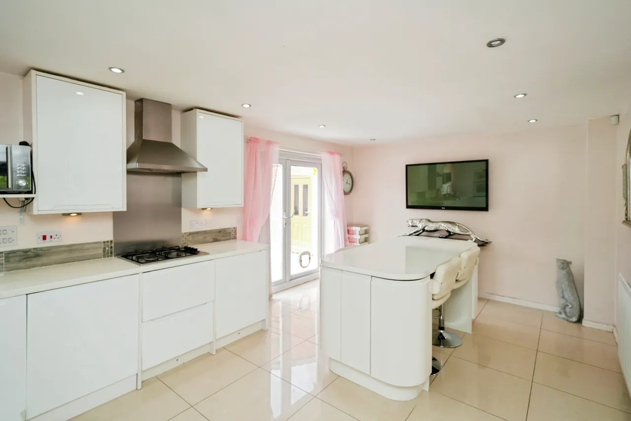Chadwick Lane, Widnes, WA8, photo 3