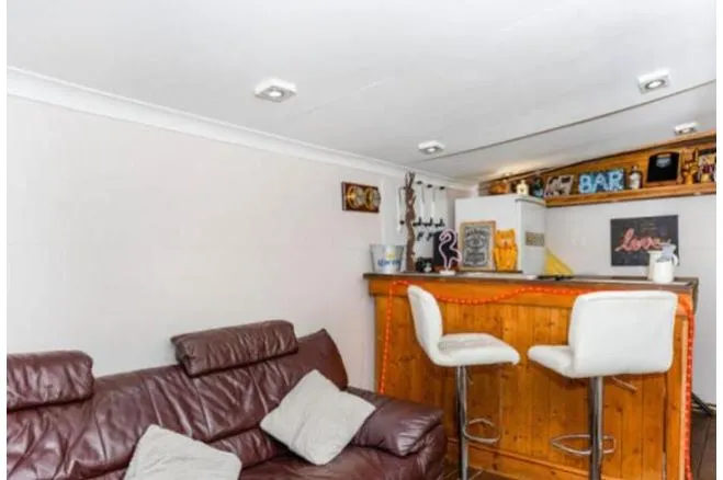 Chadwick Lane, Widnes, WA8, photo 12