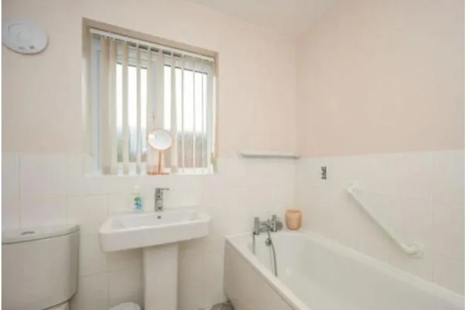 Chadwick Lane, Widnes, WA8, photo 14