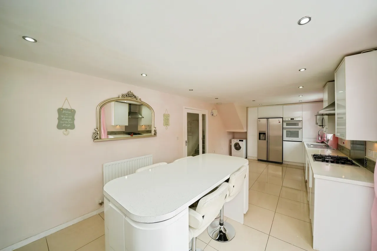 Chadwick Lane, Widnes, WA8, photo 5