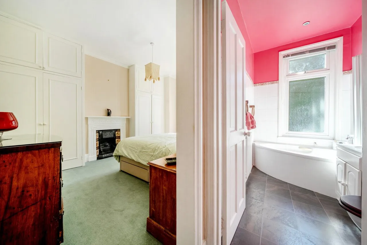 Hereford Road, Acton, W3, photo 10