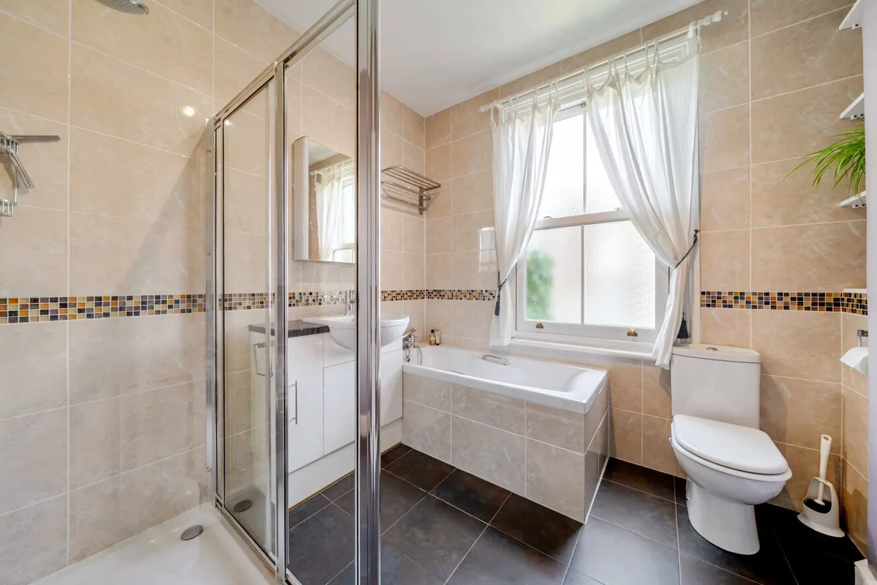 Hereford Road, Acton, W3, photo 8