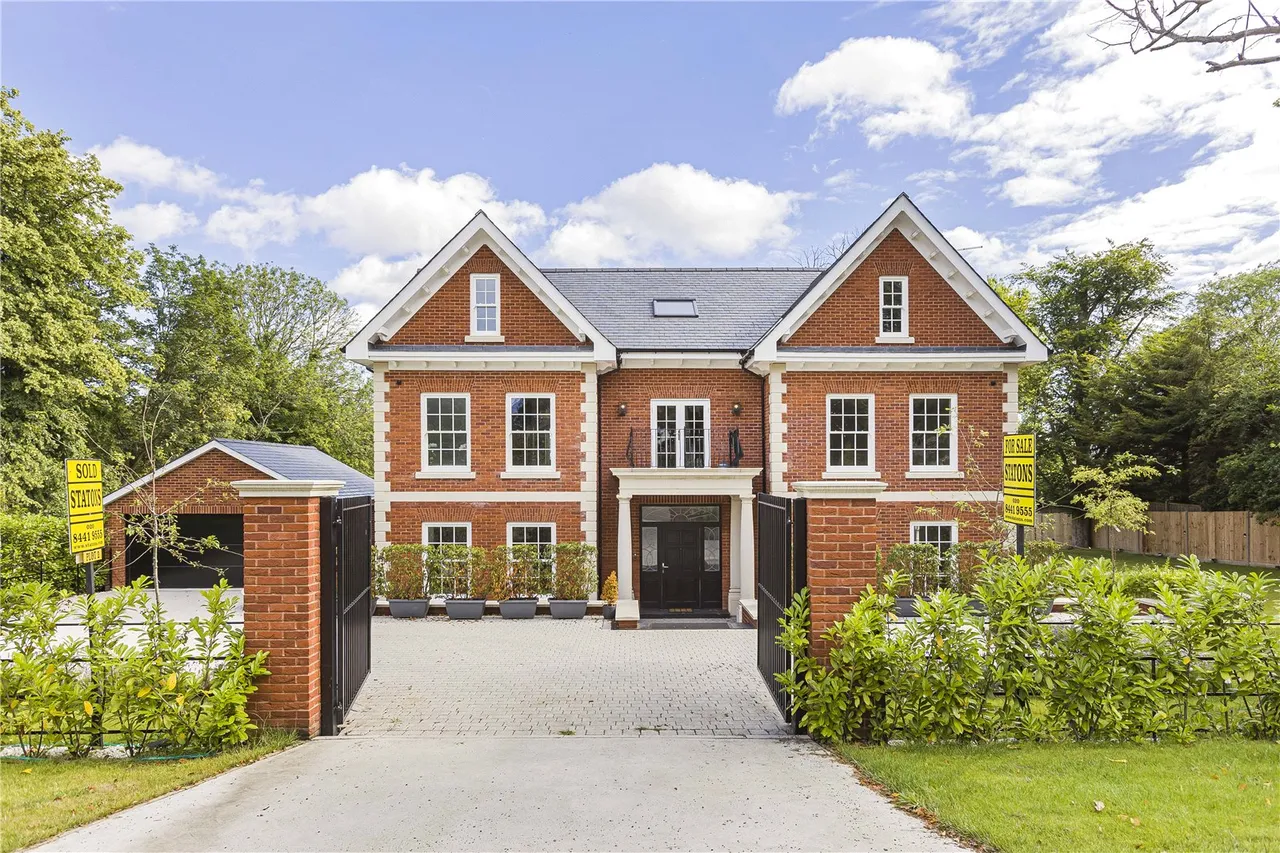 5 bed house for sale — The Ridgeway, Cuffley, Hertfordshire, EN6 4AX