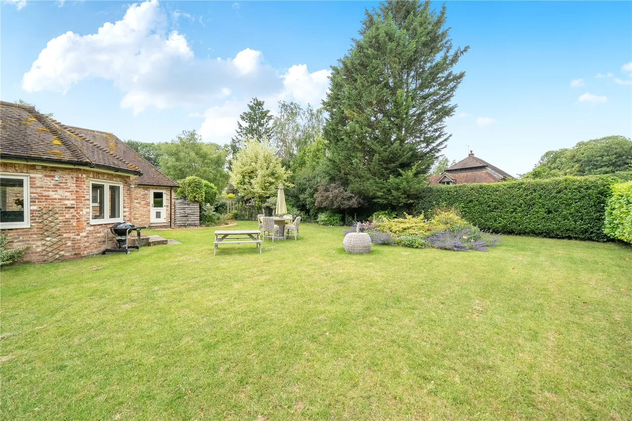 Coolers Farm, Horsebridge Road, Broughton, Stockbridge, SO20 8BN, photo 5