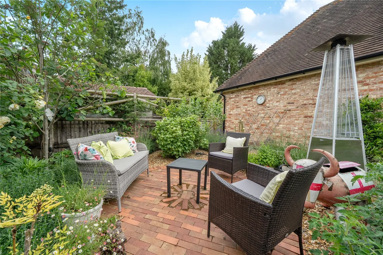 Coolers Farm, Horsebridge Road, Broughton, Stockbridge, SO20 8BN, photo 27