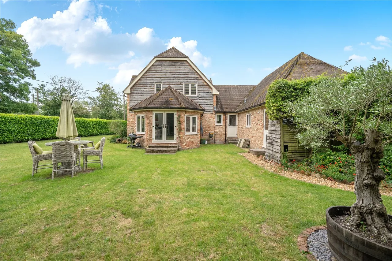 Coolers Farm, Horsebridge Road, Broughton, Stockbridge, SO20 8BN, photo 28
