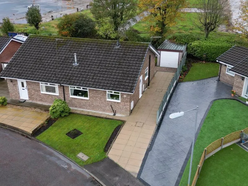 2 bed house for sale — Whitehouse Close, Heywood OL10 2QU