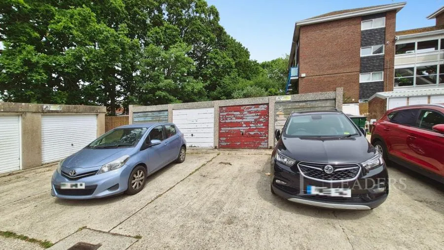 Bishopsfield Road, Fareham, PO14, photo 11