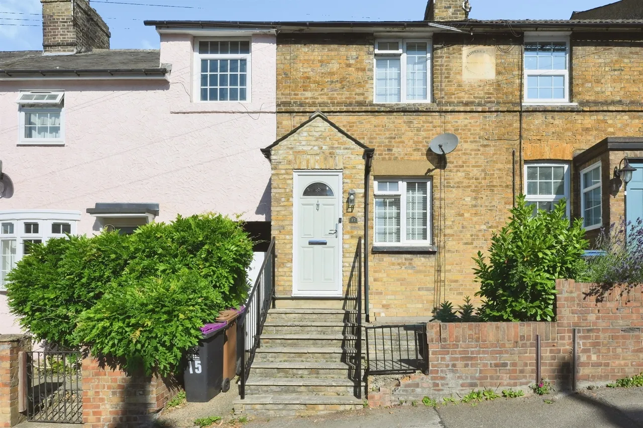 2 bed house for sale — Musley Hill, Ware