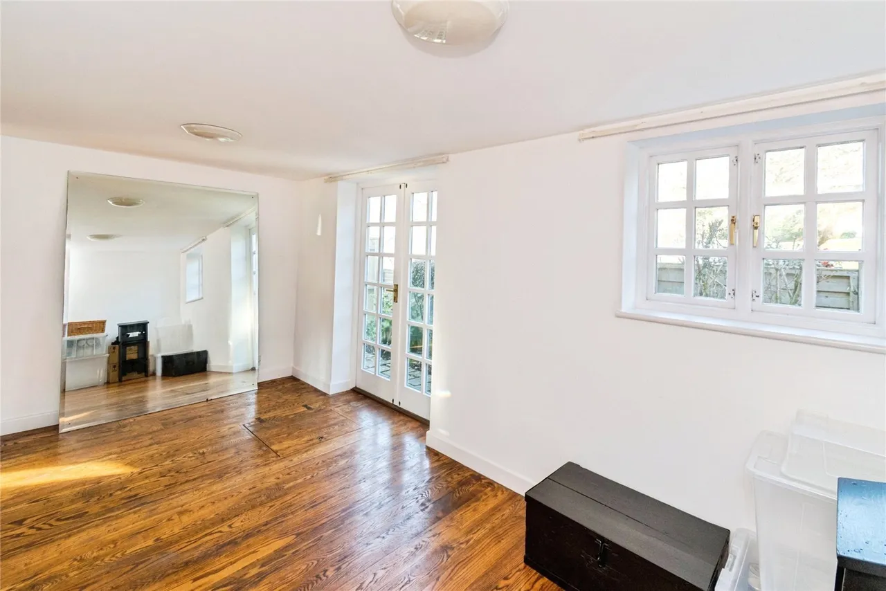 Bank, Lyndhurst, SO43, photo 5