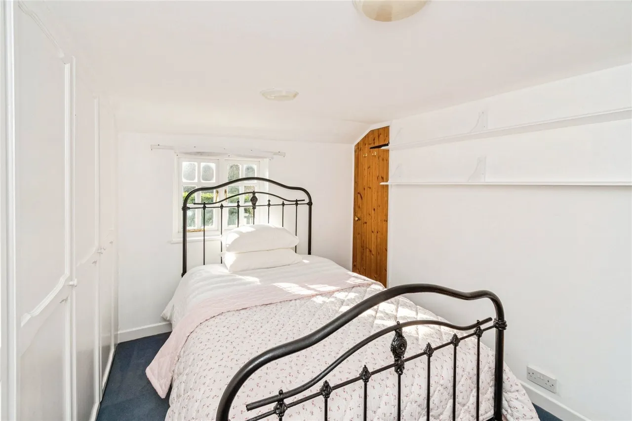 Bank, Lyndhurst, SO43, photo 15