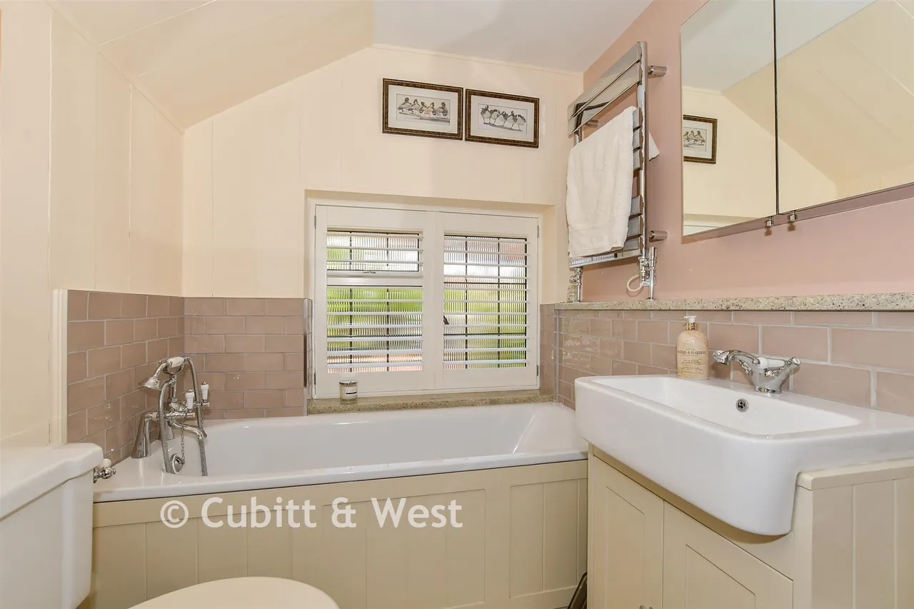 Maltravers Street, Arundel, BN18, photo 15