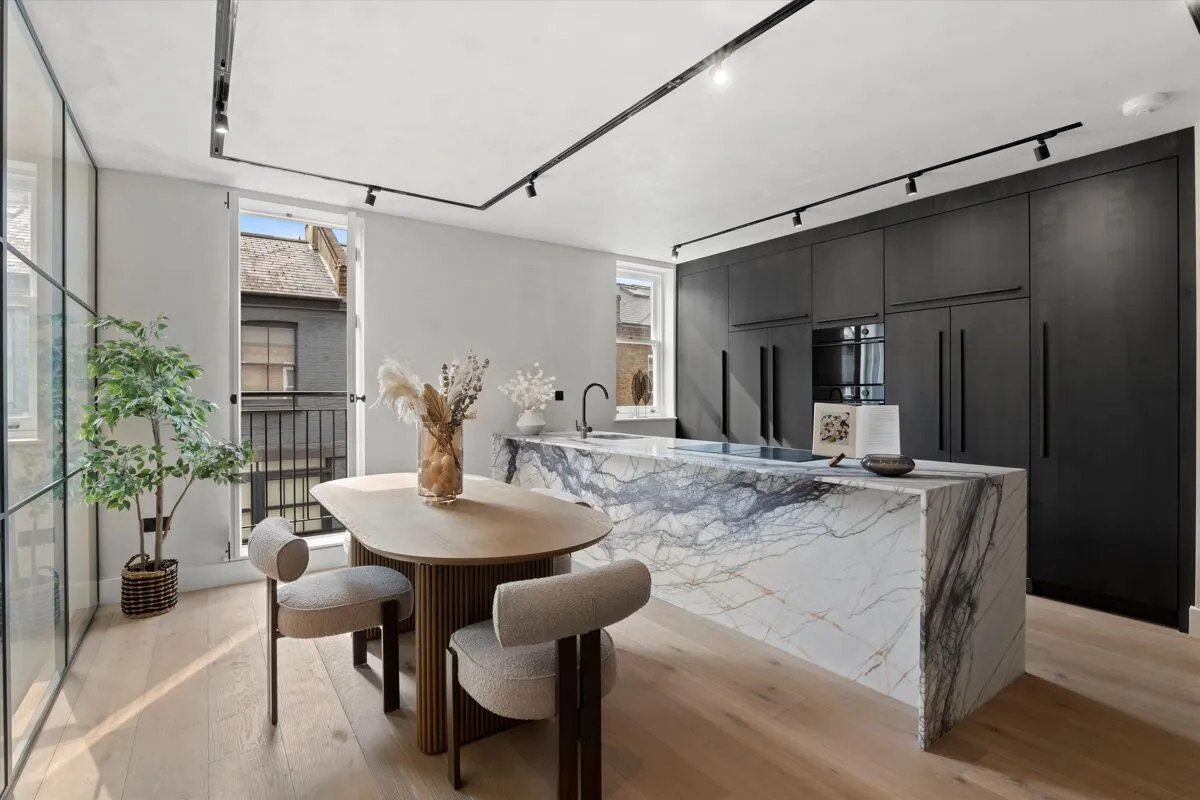 Russell Gardens Mews, London, W14, photo 4