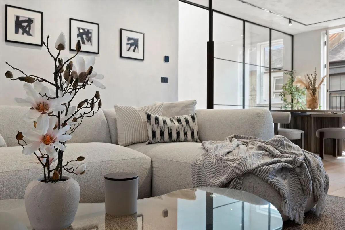 Russell Gardens Mews, London, W14, photo 14