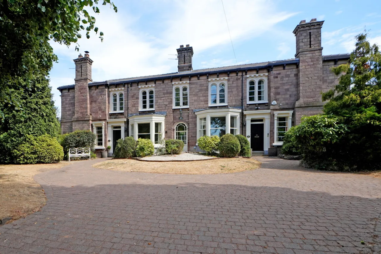 7 bed house for sale — Clifton Bank, Rotherham S60 2NA