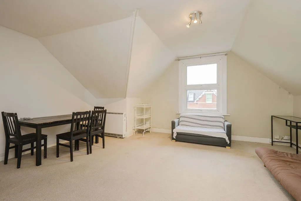 Parkwood Road, London, SW19, photo 3