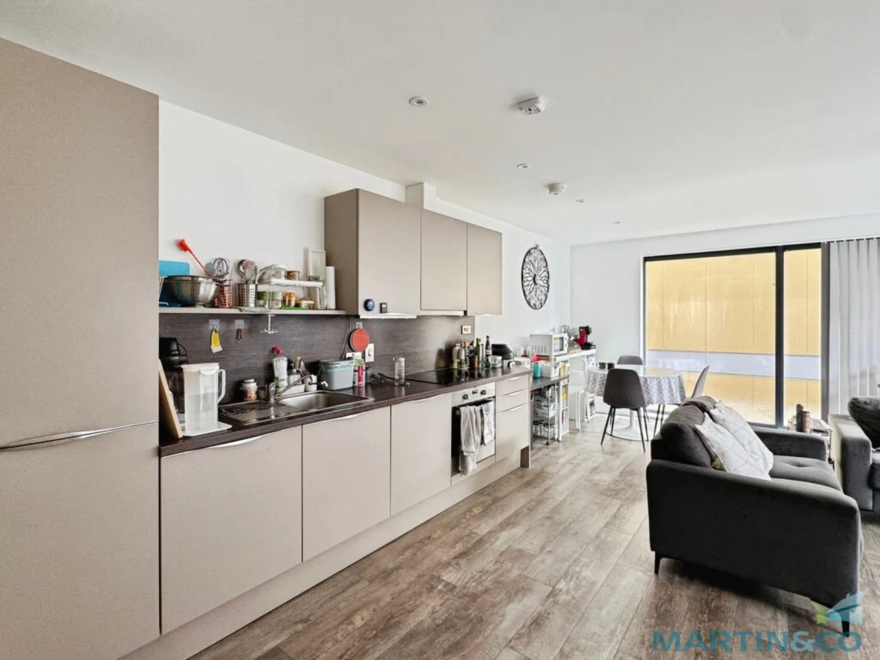 2 bed flat to rent, Victoria Road, Ashford, TN23