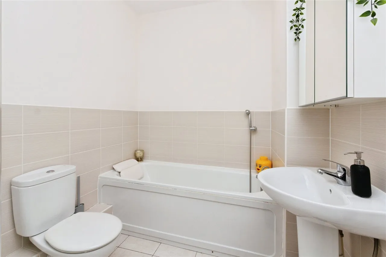 Greenlands Road, Basingstoke, RG24, photo 4