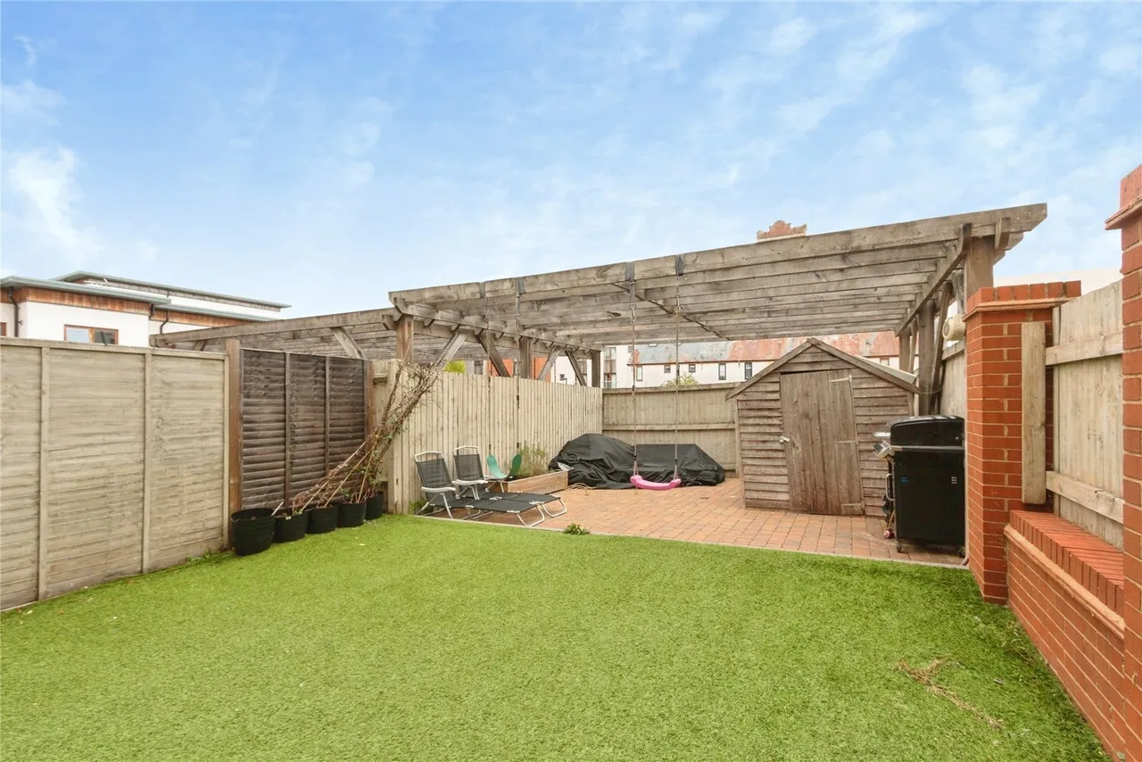 Greenlands Road, Basingstoke, RG24, photo 16