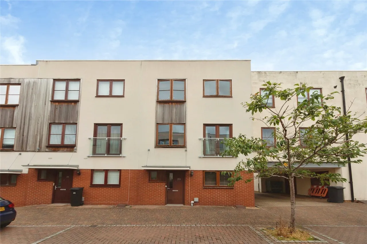 3 bed house for sale, Greenlands Road, Basingstoke, RG24
