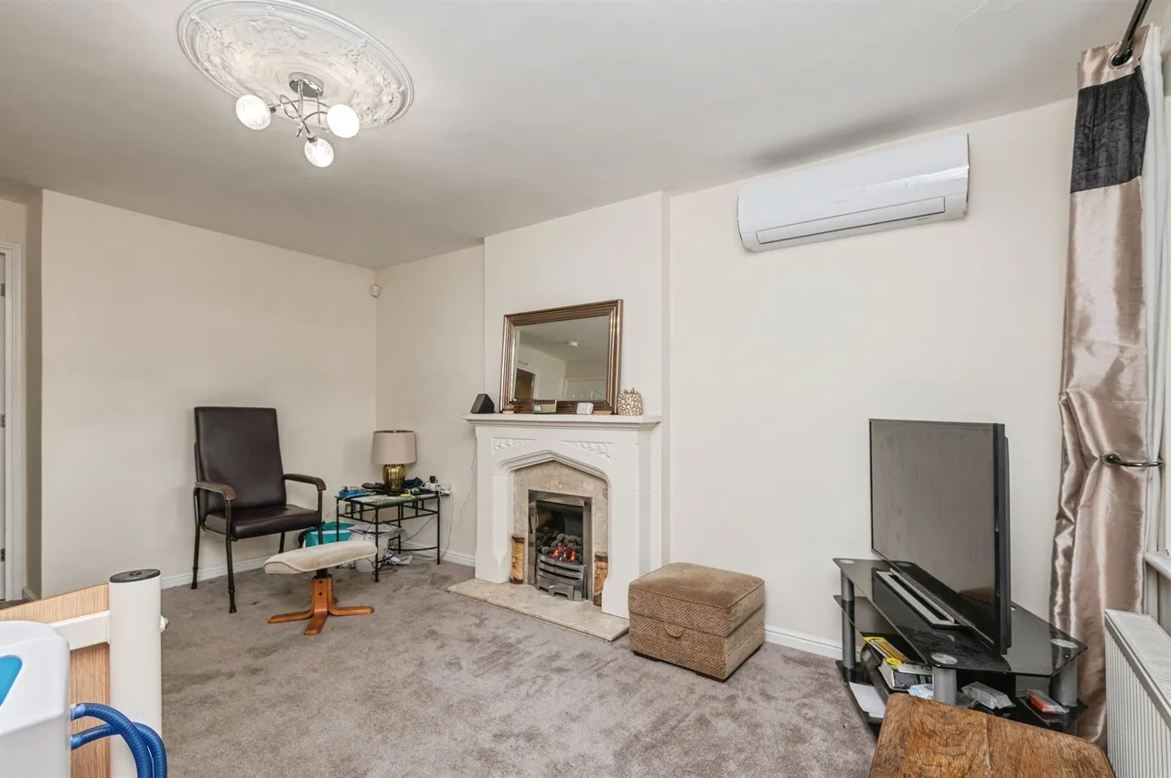 Flaxen Court, Bradford, photo 3