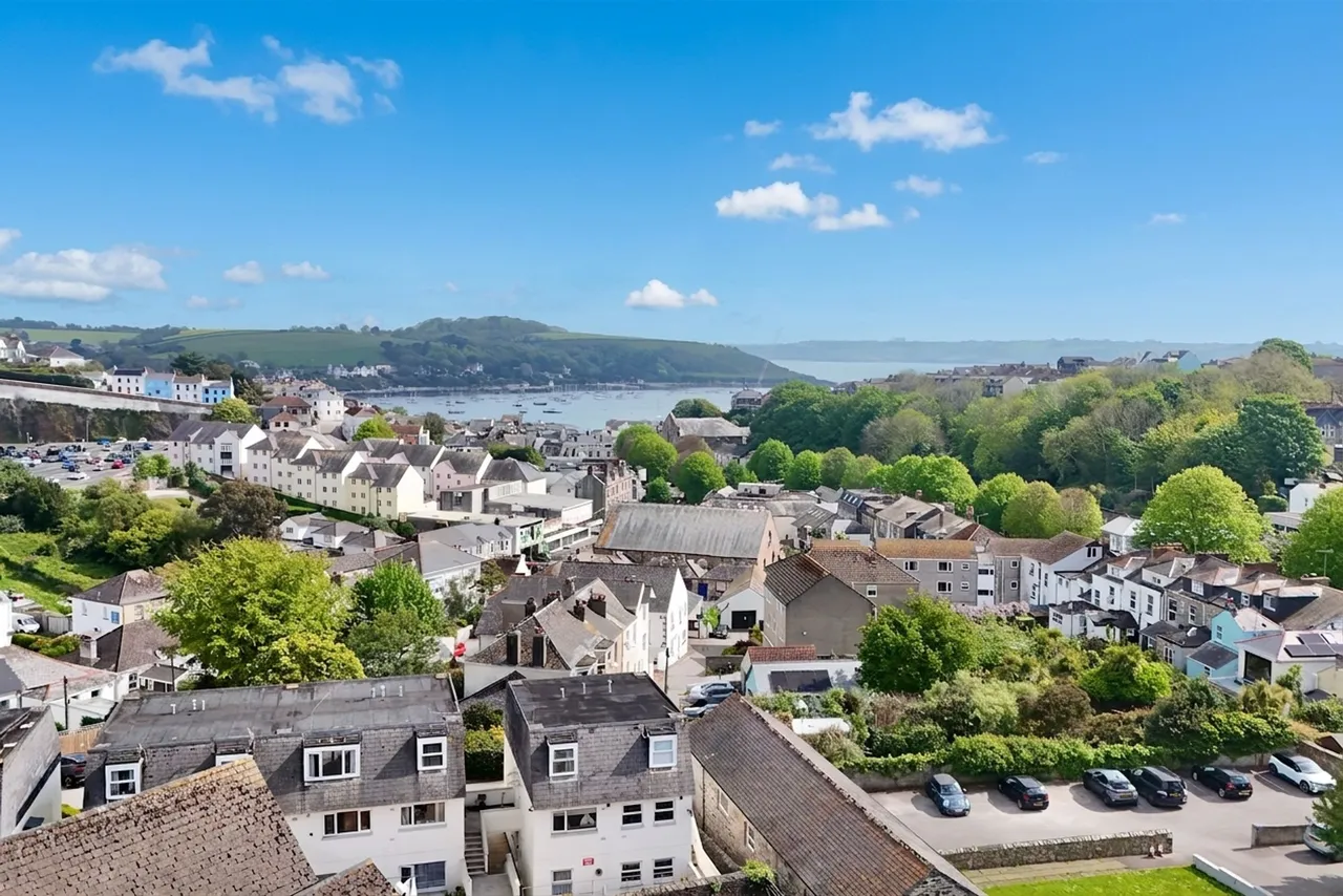2 bed flat for sale, Penvale Court, Falmouth, TR11