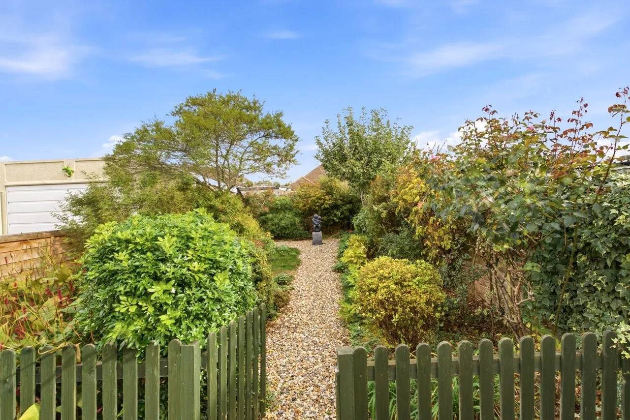 Elm Avenue, Caddington, LU1, photo 3
