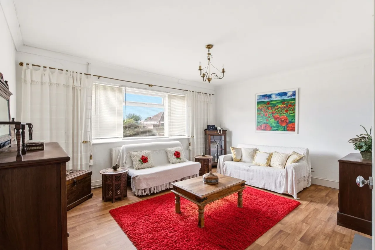 Elm Avenue, Caddington, LU1, photo 2