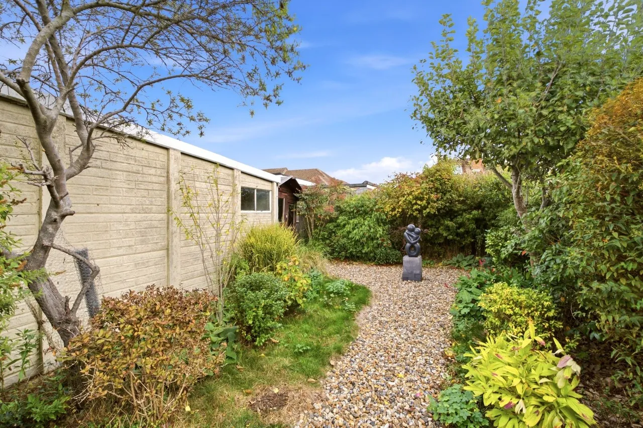 Elm Avenue, Caddington, LU1, photo 11