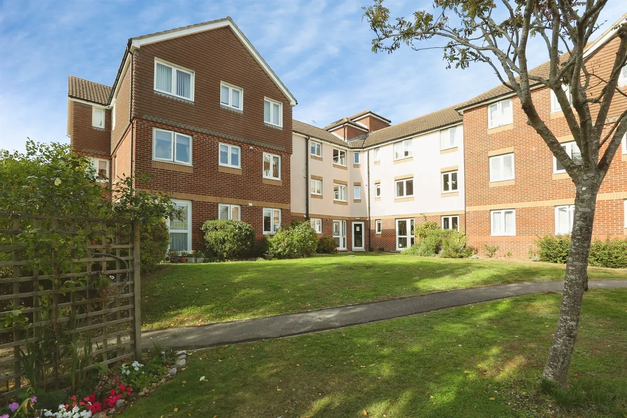 Westbury Road, Fareham, PO16, photo 2