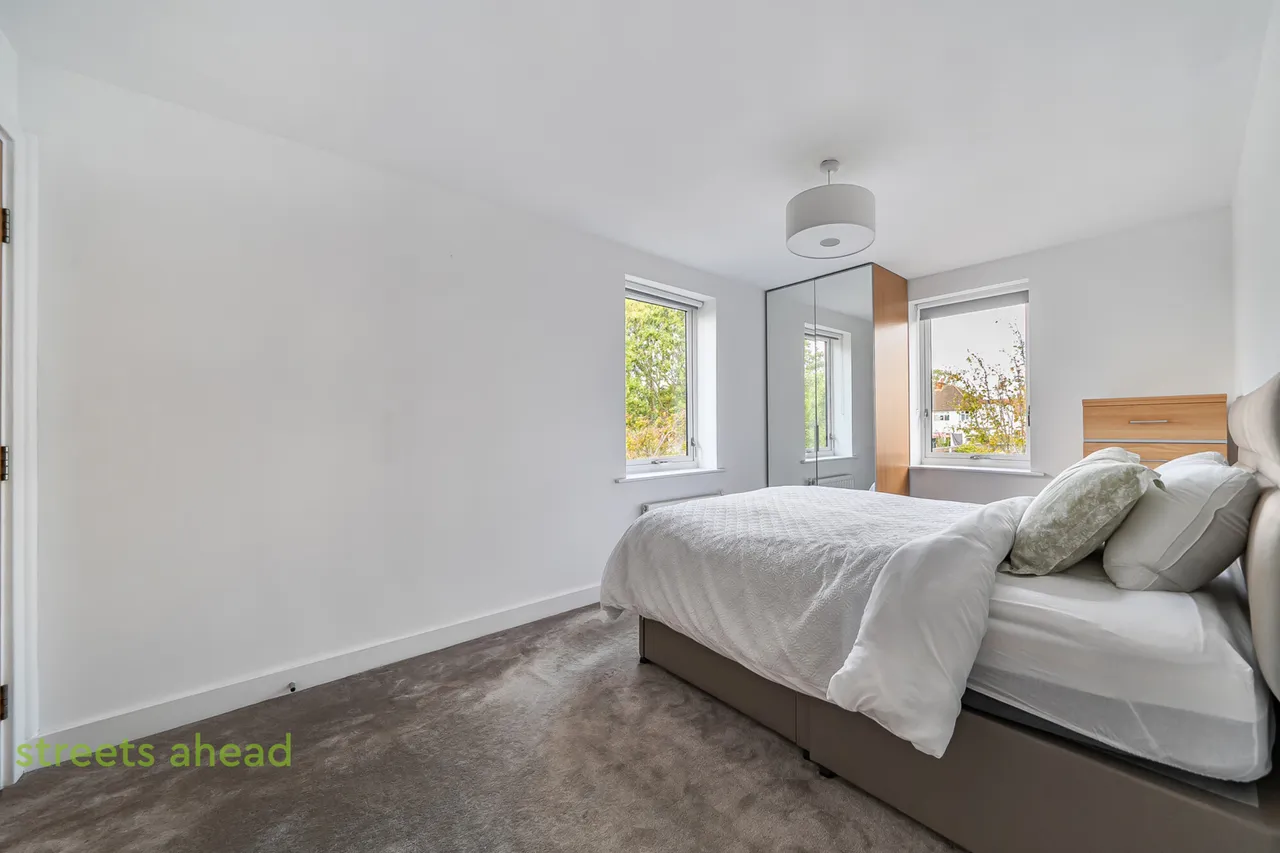 Watson Place, London, SE25, photo 2