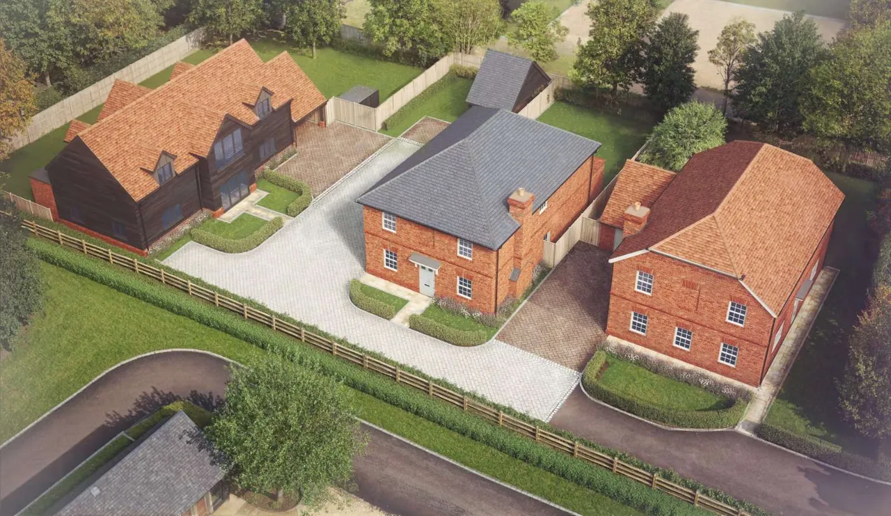 Charter Fields, Farnham Road, Odiham, Hook, RG29 1GL, photo 12