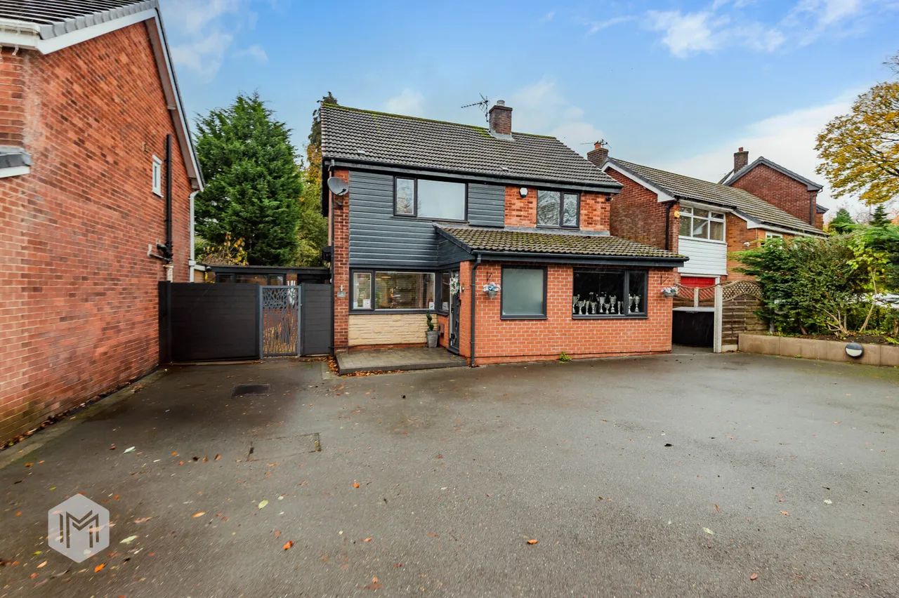 4 bed house for sale — The Coppice, Bolton, BL2 3EP