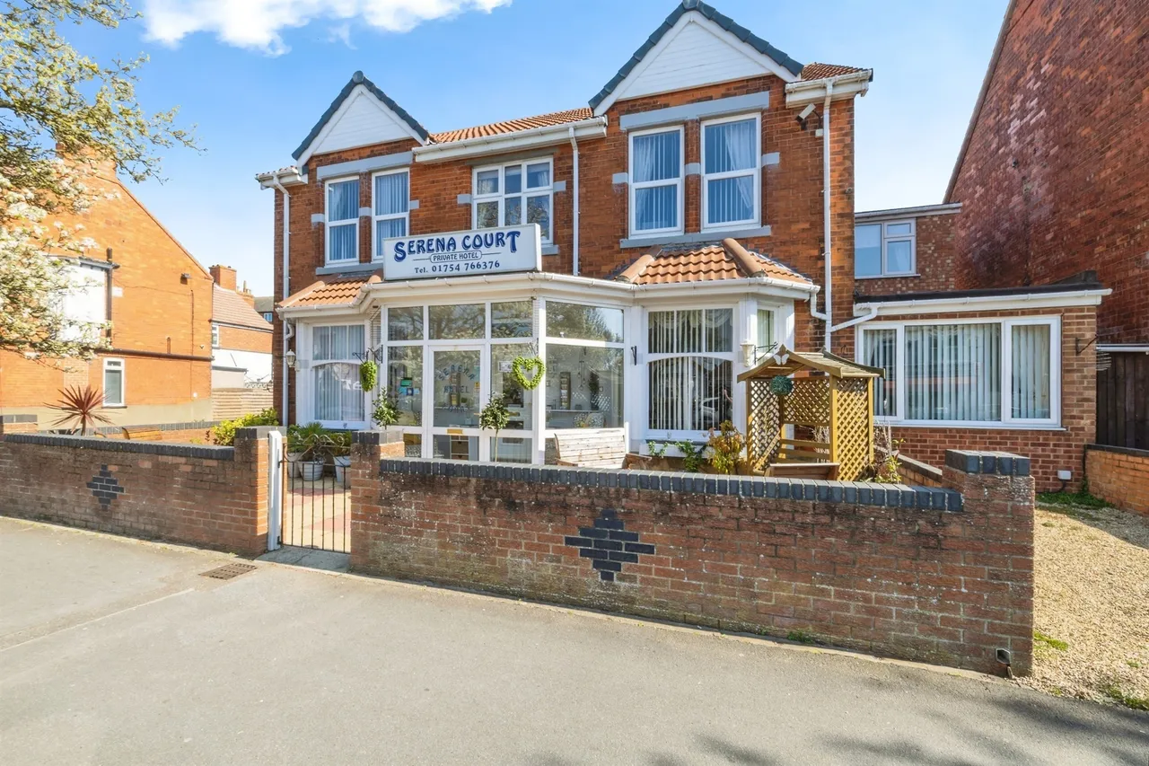 15 bed house for sale — Drummond Road, SKEGNESS
