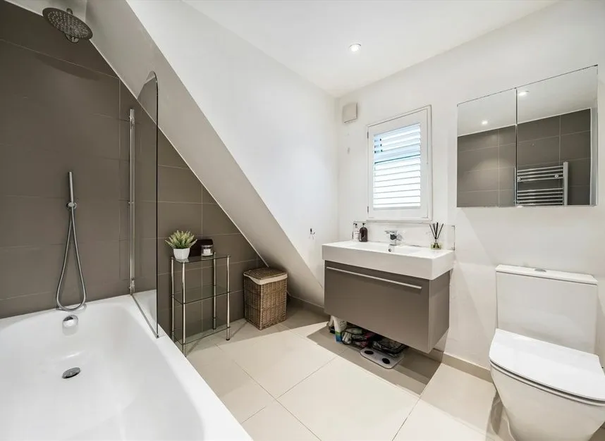 Sellincourt Road, Tooting, SW17, photo 8