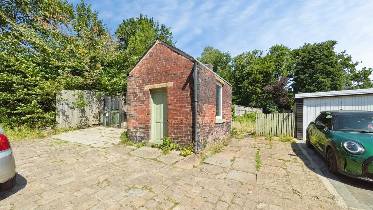 Lees Road, Salem, OL4, photo 13