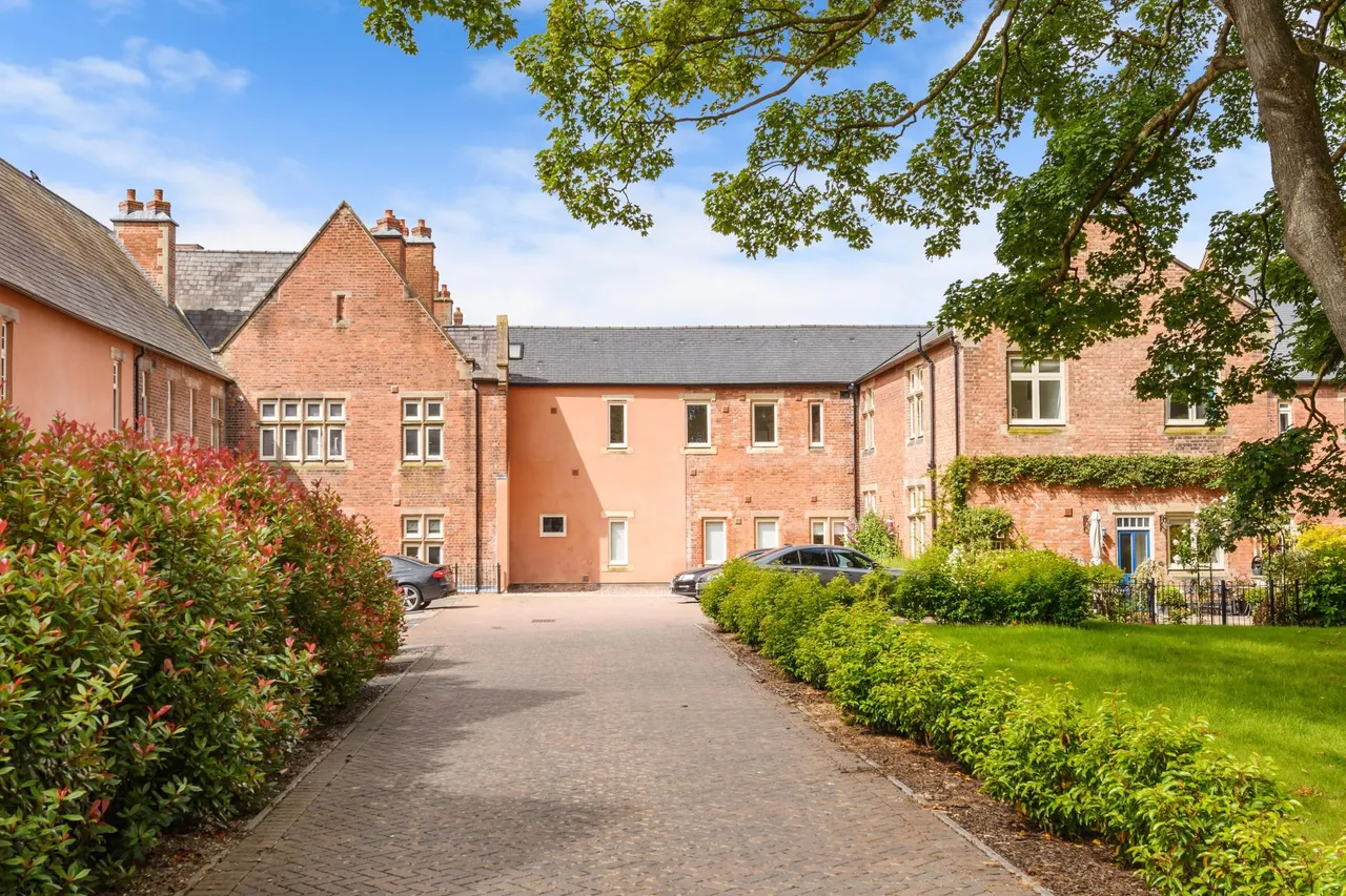 The Furlongs, Bicton Heath, Shrewsbury, SY3, photo 9