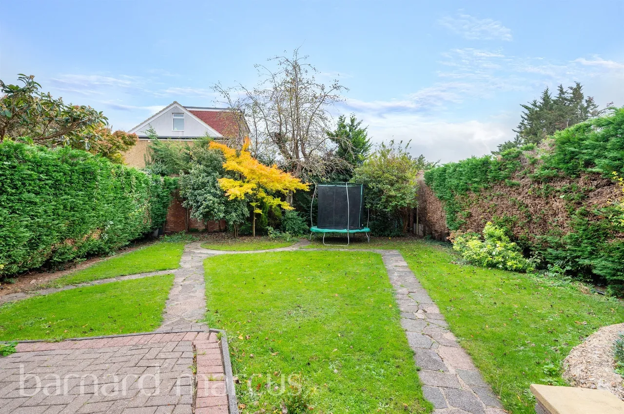 Queens Way, Feltham, TW13, photo 18