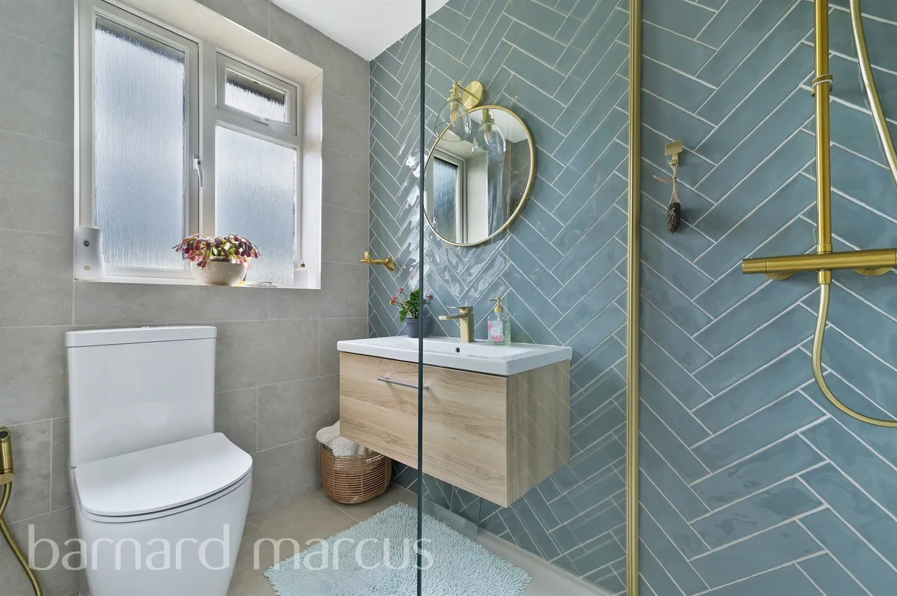 Queens Way, Feltham, TW13, photo 15