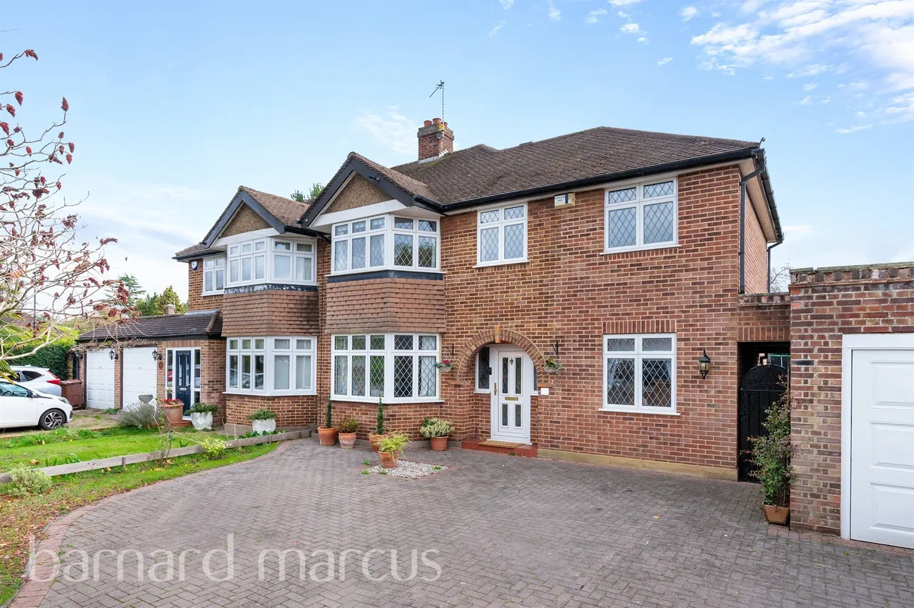 4 bed house for sale, Queens Way, Feltham, TW13