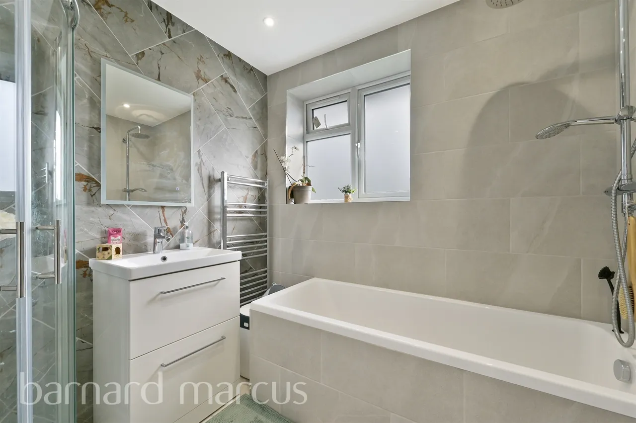 Queens Way, Feltham, TW13, photo 11