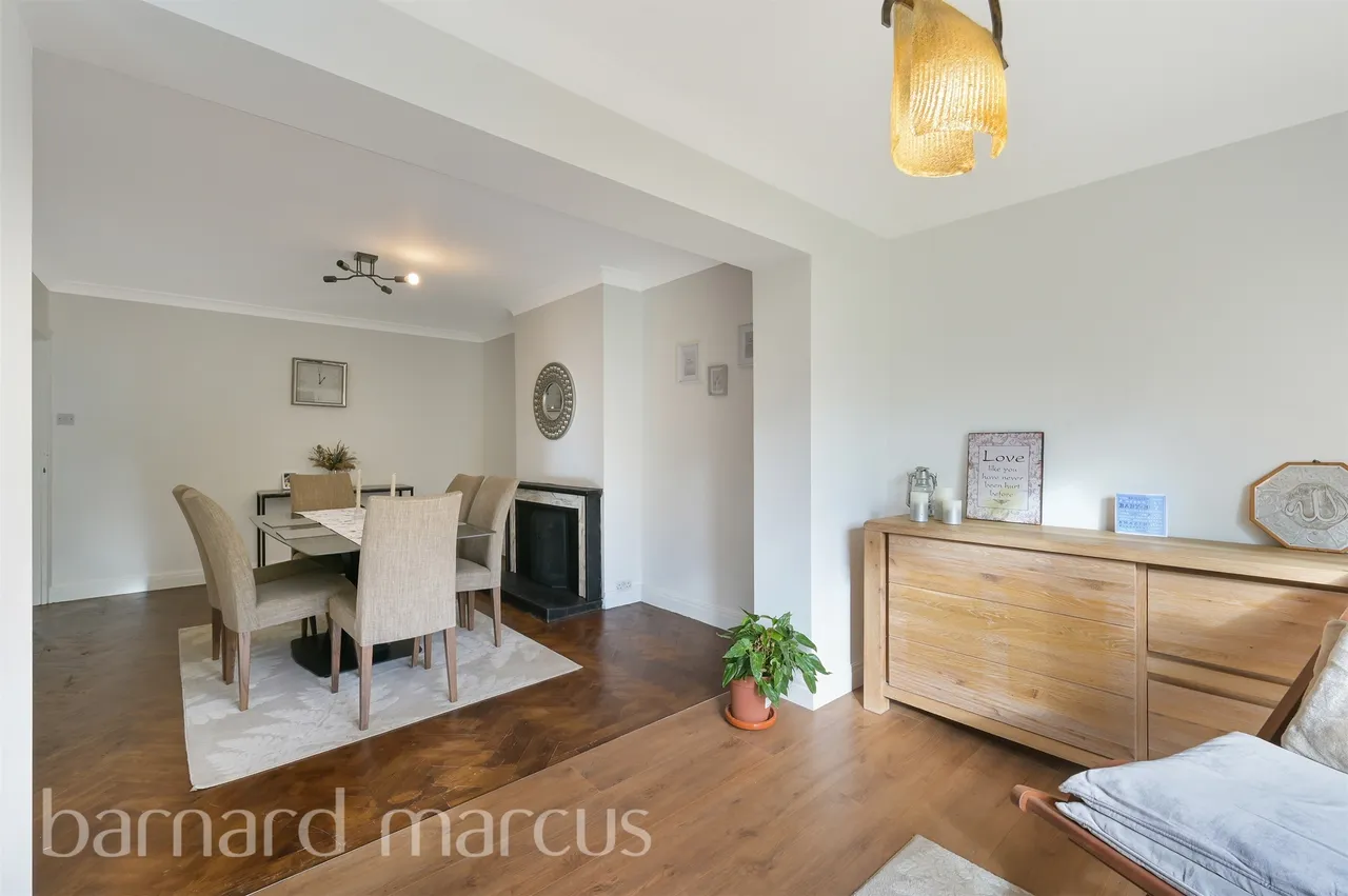 Queens Way, Feltham, TW13, photo 3