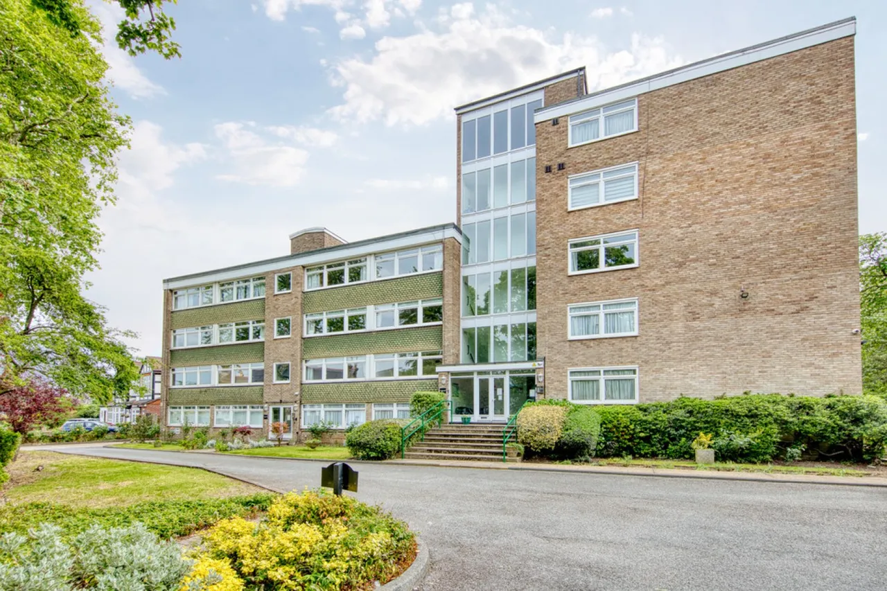 2 bed flat for sale — St Mary's Lodge