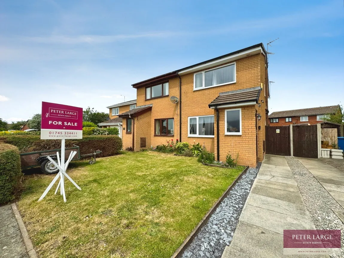 2 bed house for sale — Ronaldsway, Rhyl, Denbighshire, LL18 2LB