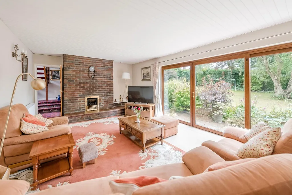 Tower Road, Ashley Heath, photo 6