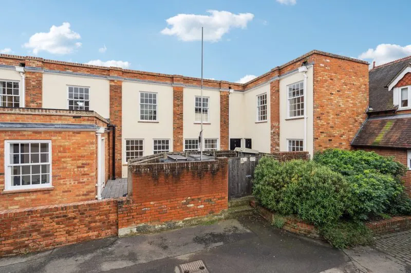1 bed flat for sale — 15-17 West Street, Marlow SL7 2LS