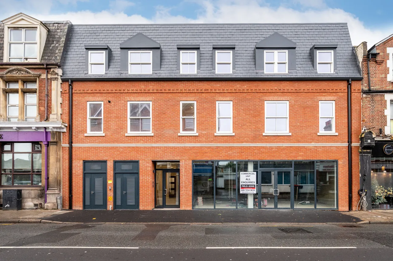 2 bed flat to rent — Plot 2, 203-207 Merton Road, London