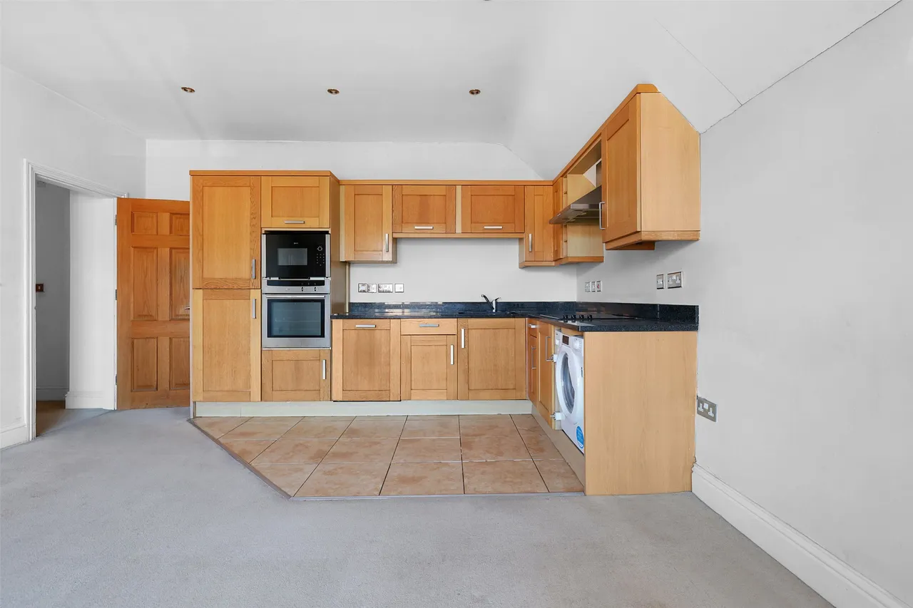 Station Road West, Oxted, RH8, photo 3